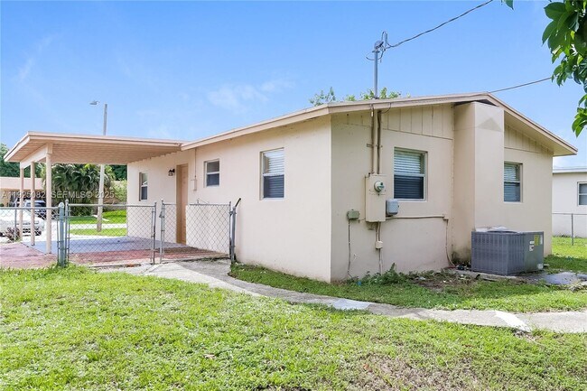 Building Photo - 1464 7th St