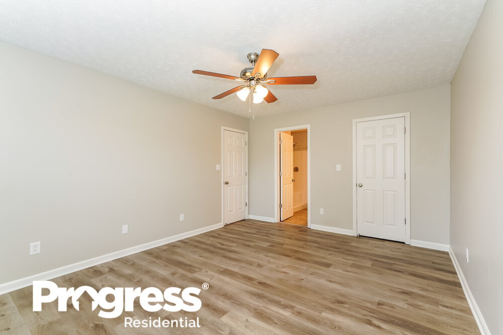 Building Photo - 3124 Eastpointe Dr