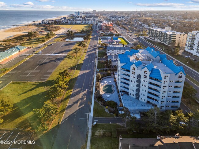 Building Photo - 300 Ocean Ave N