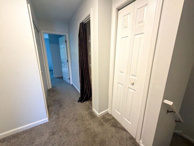 Building Photo - 1636 MacIntosh Way