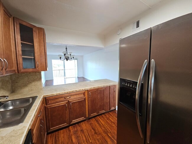 Building Photo - 8000 S Colony Cir