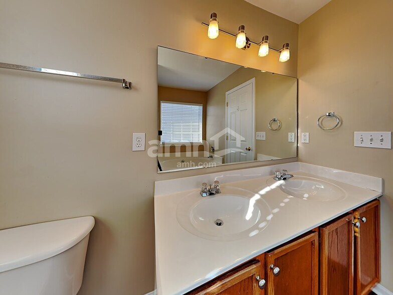 Building Photo - 120 Denby Dr