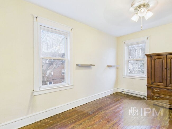 Building Photo - Charming 3 Bedroom, 2 Bath Home in York, Pa!