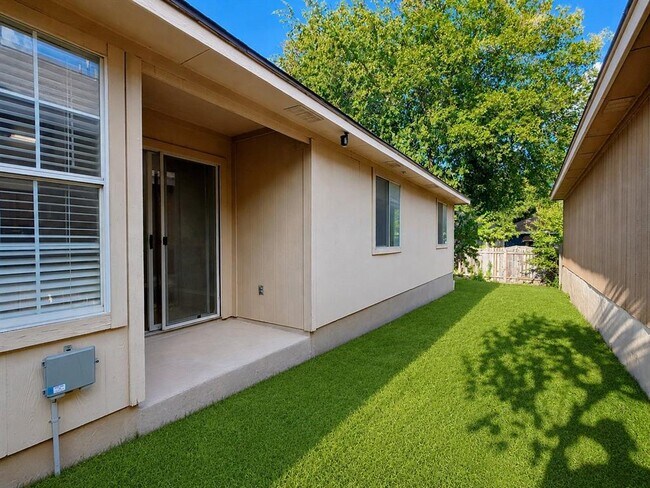 Building Photo - 1581 Parkfield Cir