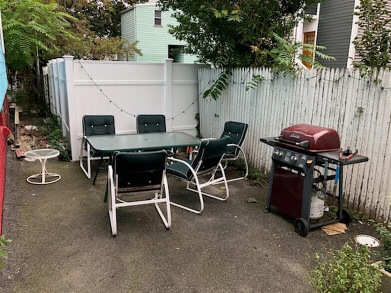 Building Photo - 9 Lowell Ter