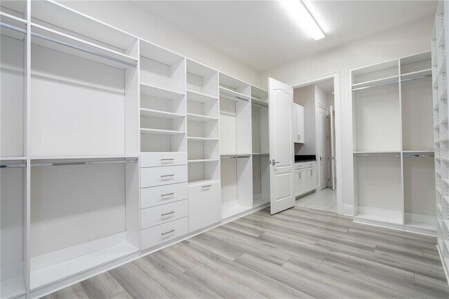 Building Photo - 13370 Alderley Dr