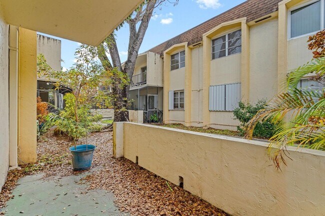 Building Photo - 7831 SW 56th St