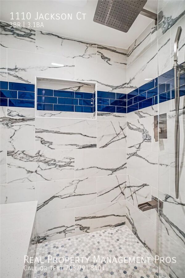 Building Photo - 1110 Jackson Ct