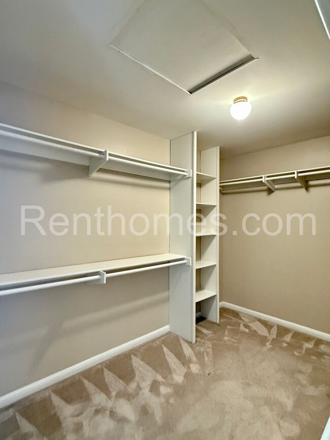 Building Photo - 12613 Crest Knolls Ct