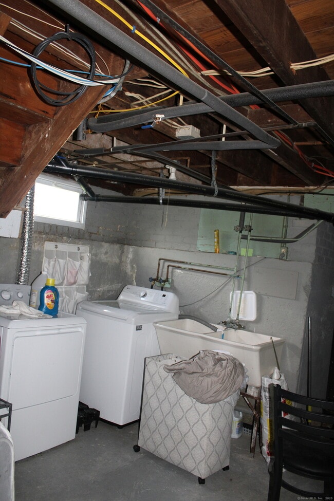 Building Photo - 55 E Cedar St