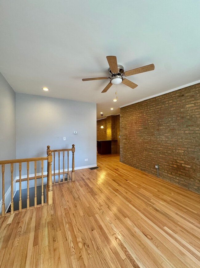 Building Photo - 1263 N Springfield Ave