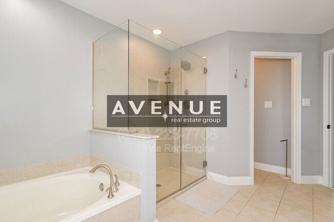 Building Photo - 17711 Westhampton Woods Dr