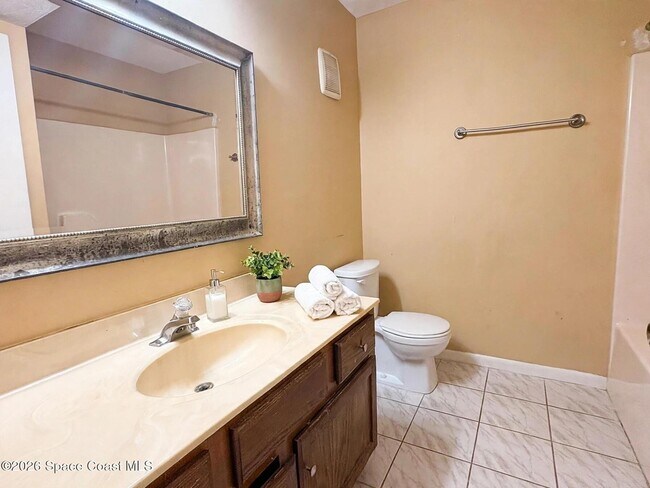 Building Photo - 2101 Forest Knoll Dr NE