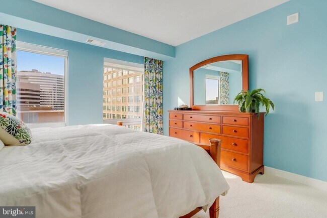 Building Photo - 1111 19th St N