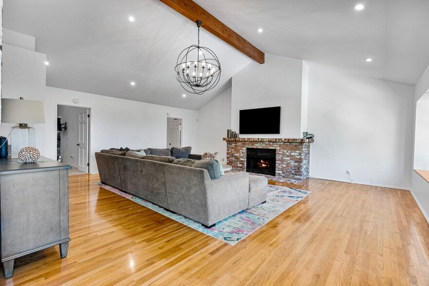 Building Photo - 4006 Milaca Pl