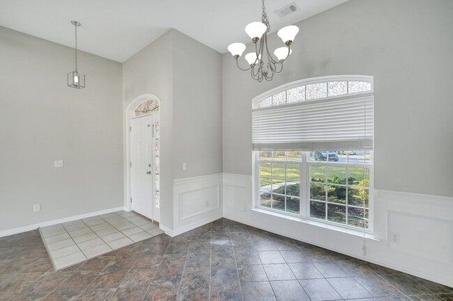 Building Photo - 1200 Peacock Trail