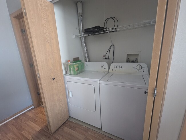 Building Photo - 2502 Oak Tree Ln