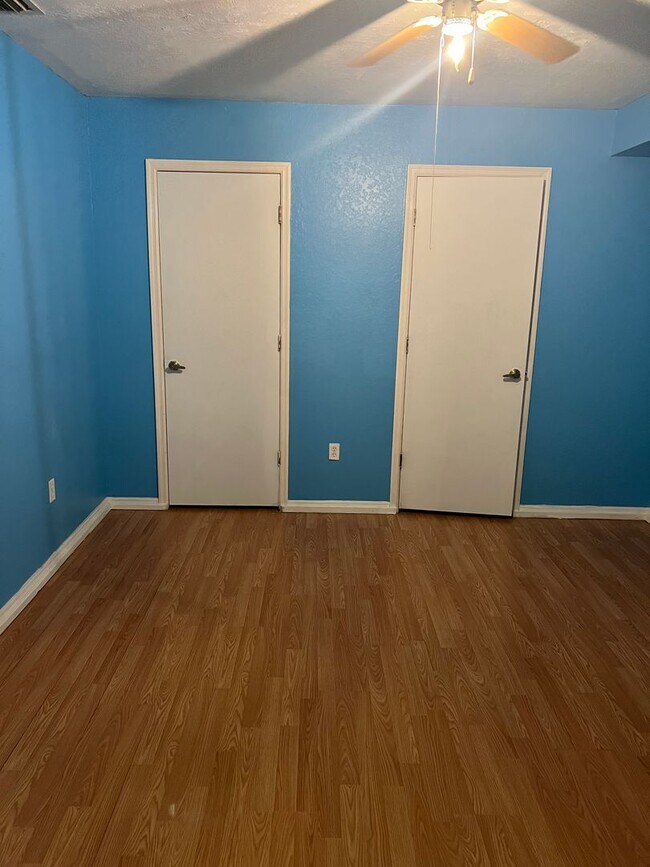 Building Photo - 3/2/2 with lanai in PC