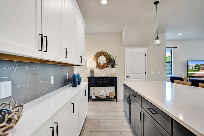 Building Photo - 8193 Cinch Way