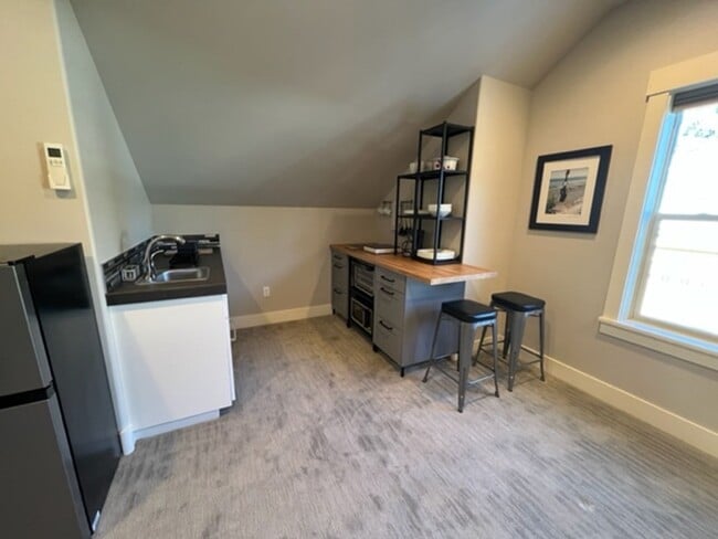 Building Photo - ADU studio in NW Crossing