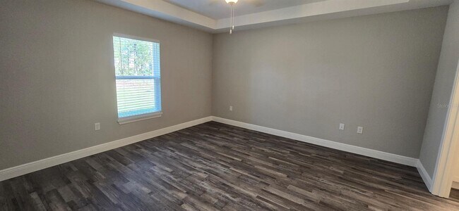 Building Photo - 217 Oak Ln Cir