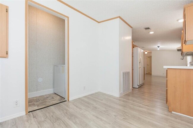 Building Photo - 14130 Bowie Rd