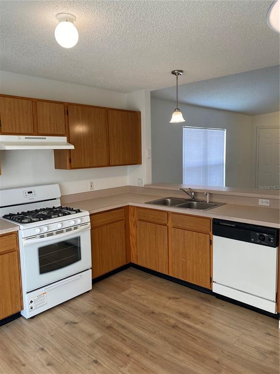Building Photo - 705 Rollins Dr