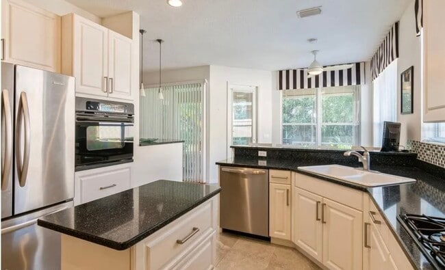 Building Photo - 7314 Meeting St