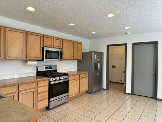 Building Photo - 3416 Parktrail Ct