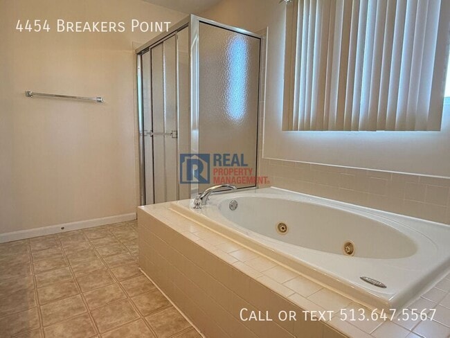 Building Photo - 4454 Breakers Point