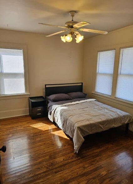 Building Photo - 915 S 48th St