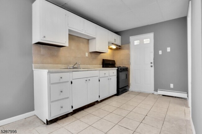 Building Photo - 841 Rebecca Pl