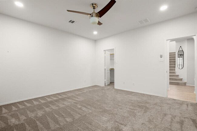Building Photo - 243 Mancos Dr