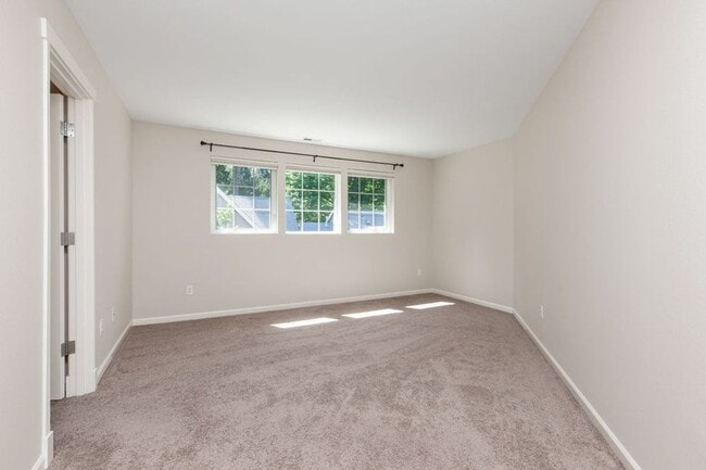 Building Photo - Absolutely Charming 3-Bed 2.5-Bath Home with One Car Garage!