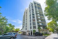 Building Photo - 77 Crandon Blvd