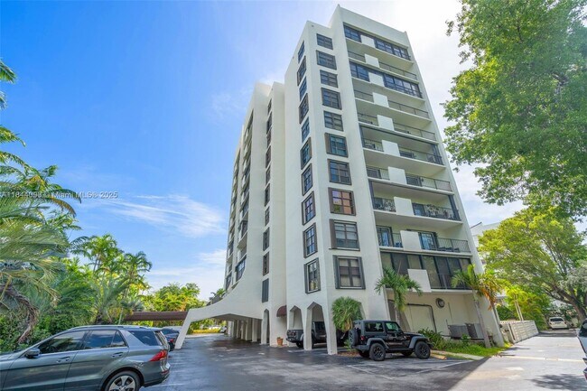 Primary Photo - 77 Crandon Blvd