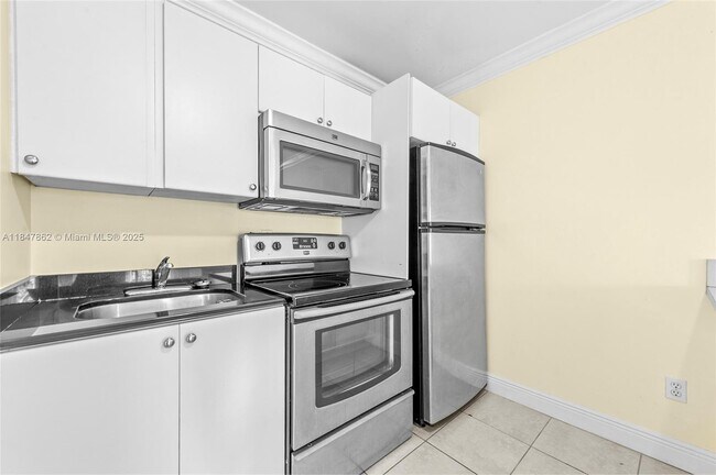 Building Photo - 8240 SW 210th St