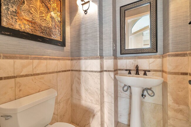 Building Photo - Stunning 4-bedroom, 3-bathroom home located in the desirable Scottsdale, AZ with a Casita! *RENT ...