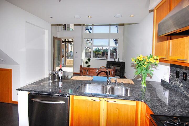 Building Photo - 1760 N Northlake Way