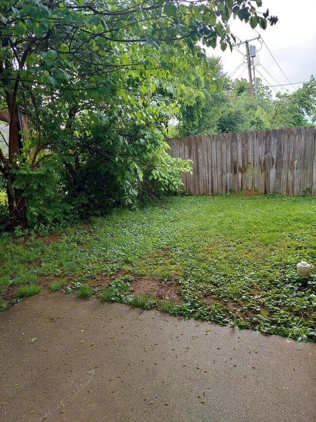 Building Photo - 1552 Lindy Ln
