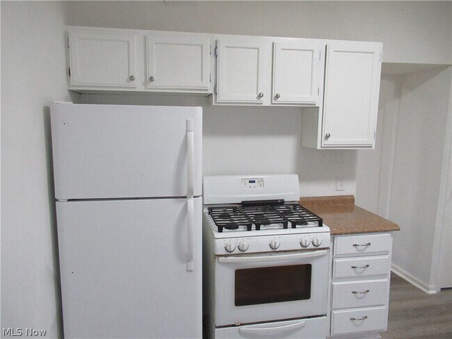 Building Photo - 4480 W 148th St