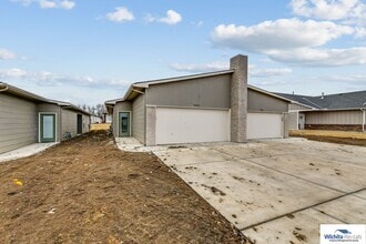 Building Photo - 9903 E Annabelle Cir