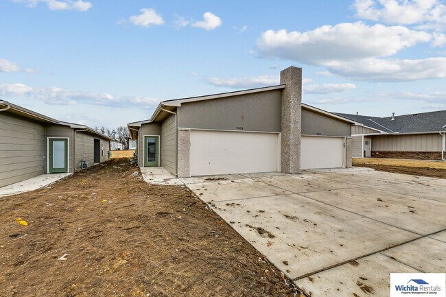 Primary Photo - 9903 E Annabelle Cir