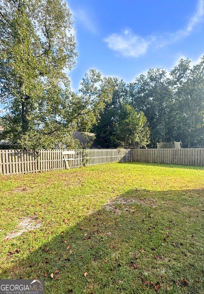 Building Photo - 122 Royal Acres Cir