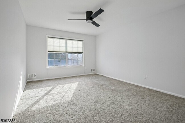 Building Photo - 13 Winding Brook Rd