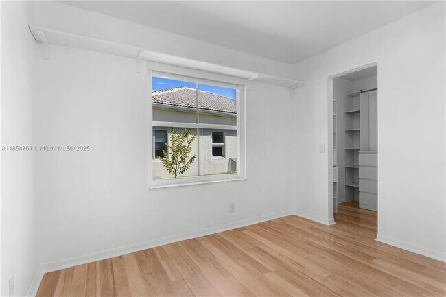 Building Photo - 4202 Sabal Ridge Cir