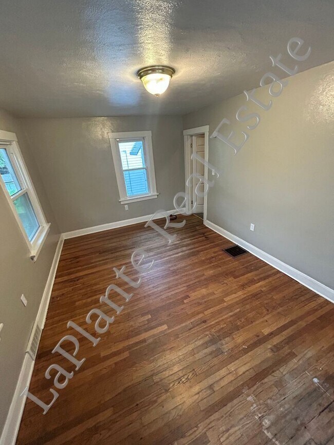 Building Photo - Beautiful 4 Bedroom Home for Rent