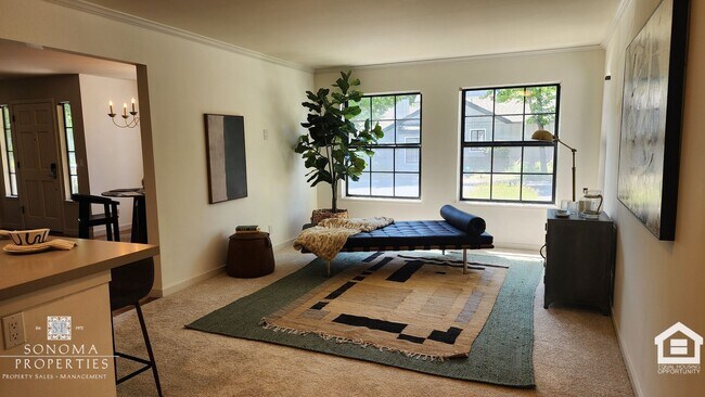 Building Photo - 3 Bedroom/2.5 Bathroom Home in Sonoma Greens!