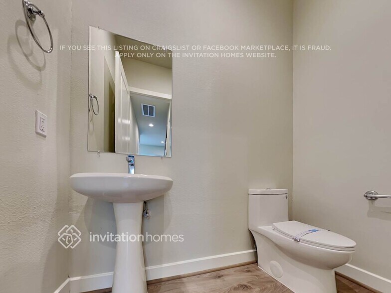 Building Photo - 10522 Executive Lake Dr