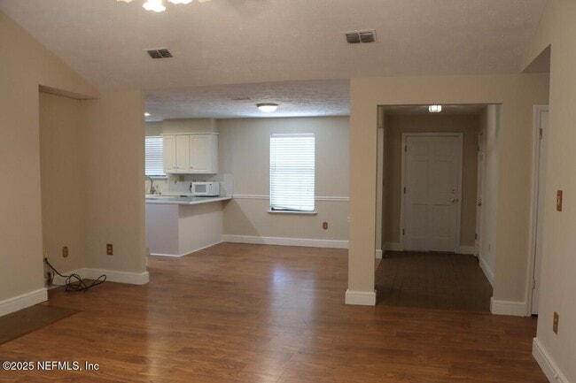 Building Photo - 4347 Clove St